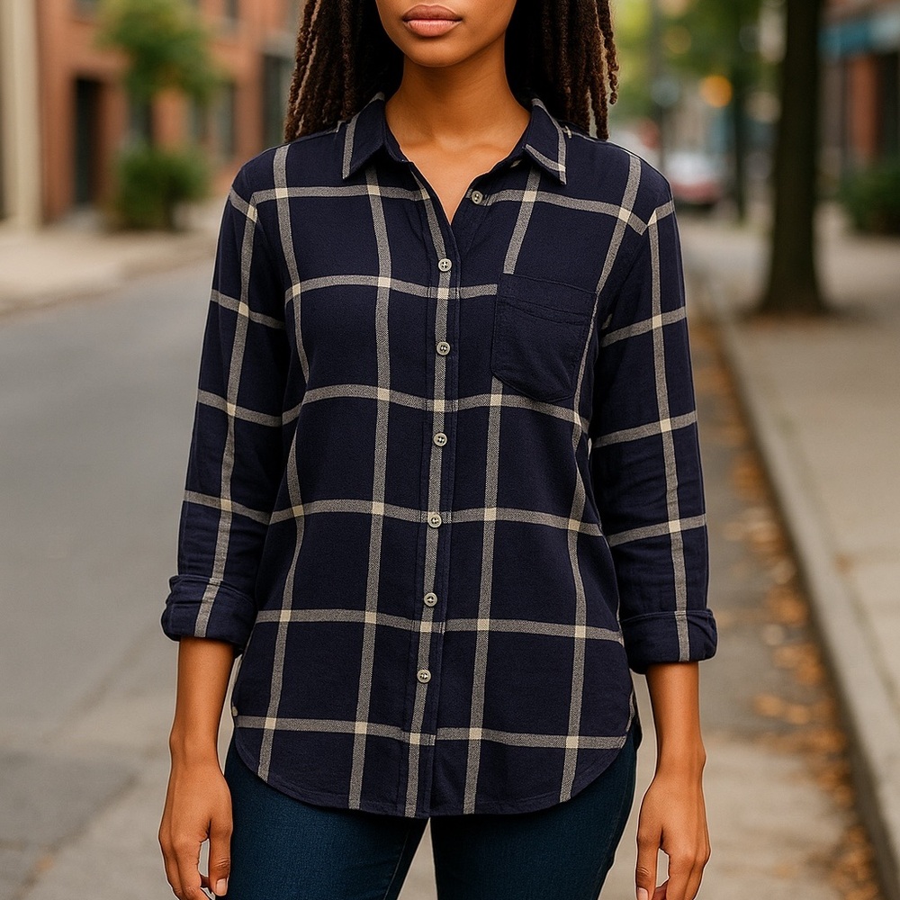 Old Navy The Classic Shirt Blue & White Plaid Button Down XS